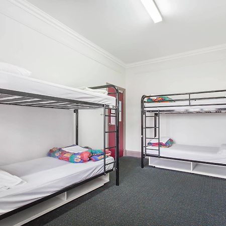 The Emperors Crown Hostel Perth Bagian luar foto