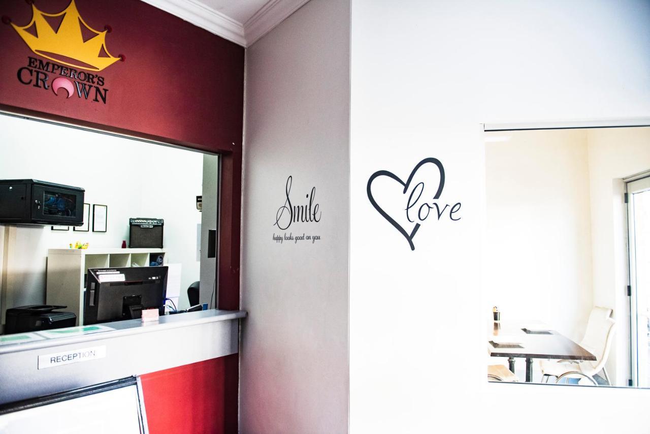 The Emperors Crown Hostel Perth Bagian luar foto