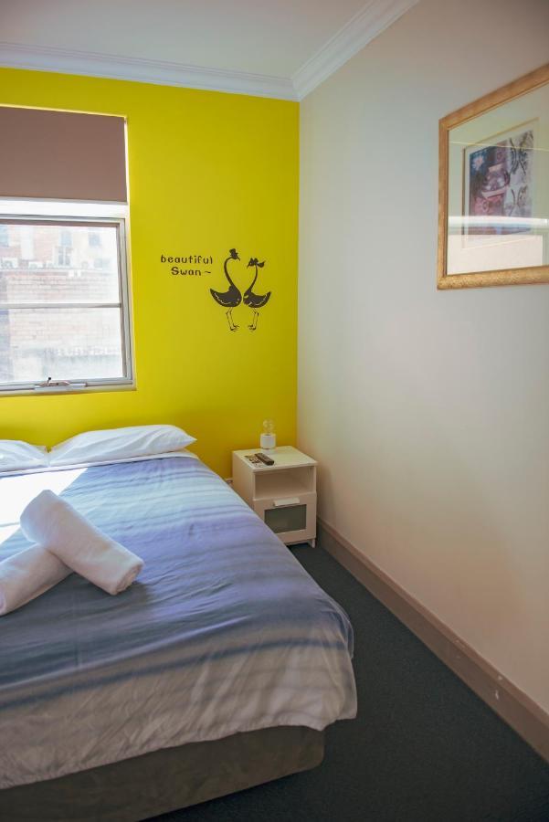 The Emperors Crown Hostel Perth Bagian luar foto