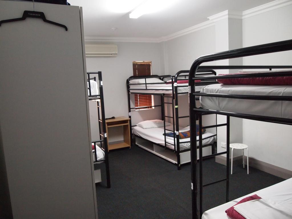 The Emperors Crown Hostel Perth Ruang foto