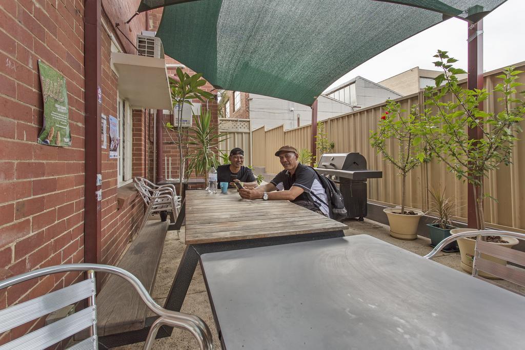The Emperors Crown Hostel Perth Bagian luar foto