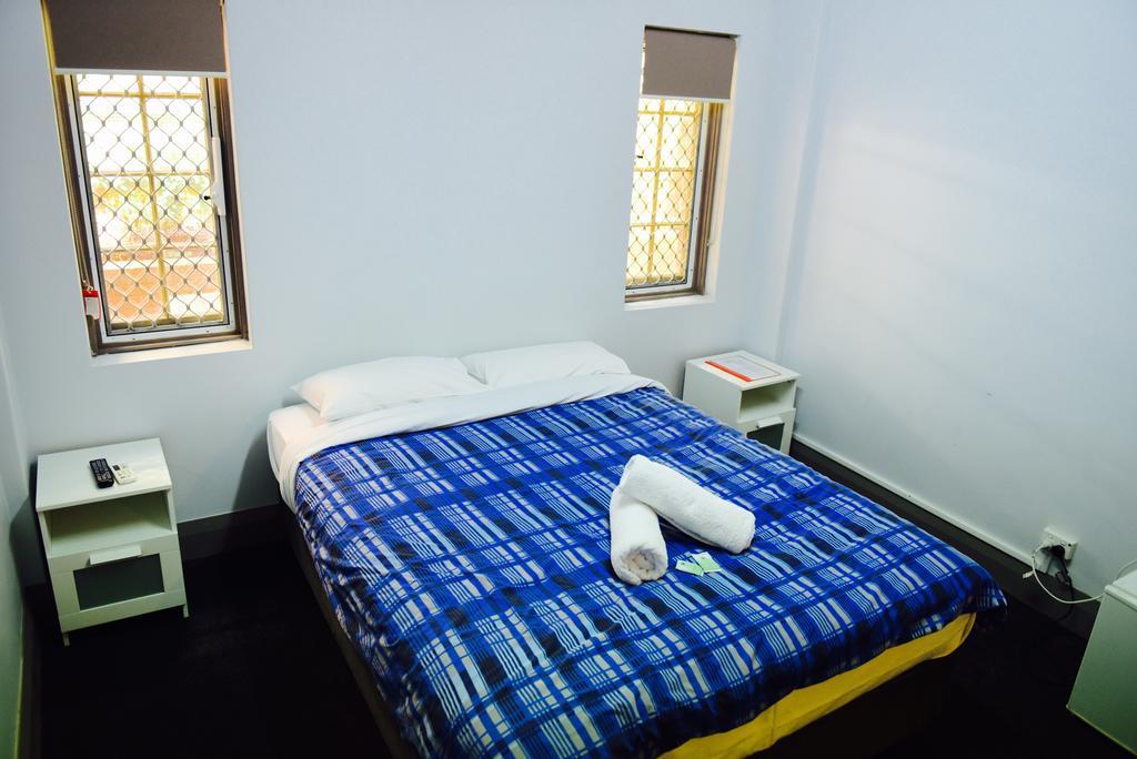 The Emperors Crown Hostel Perth Bagian luar foto