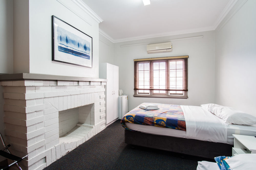 The Emperors Crown Hostel Perth Bagian luar foto