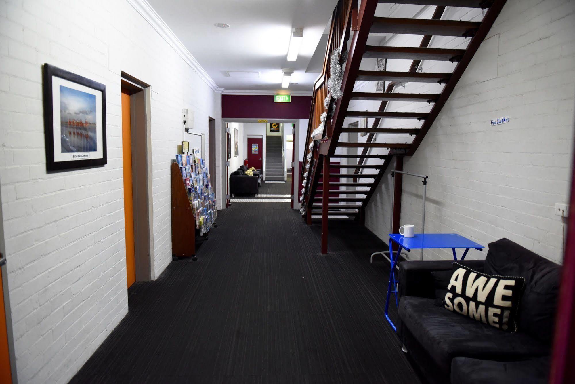 The Emperors Crown Hostel Perth Bagian luar foto