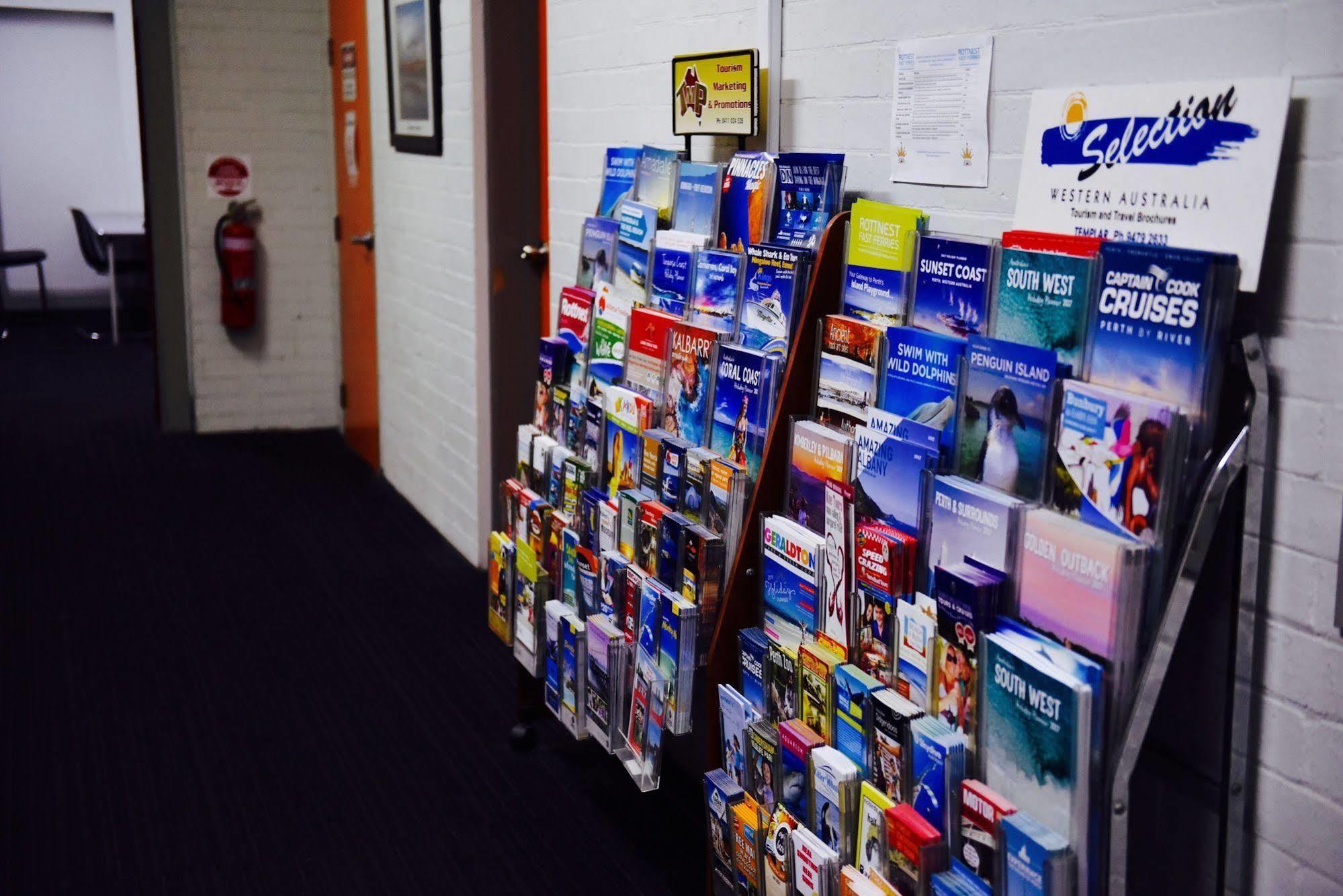 The Emperors Crown Hostel Perth Bagian luar foto