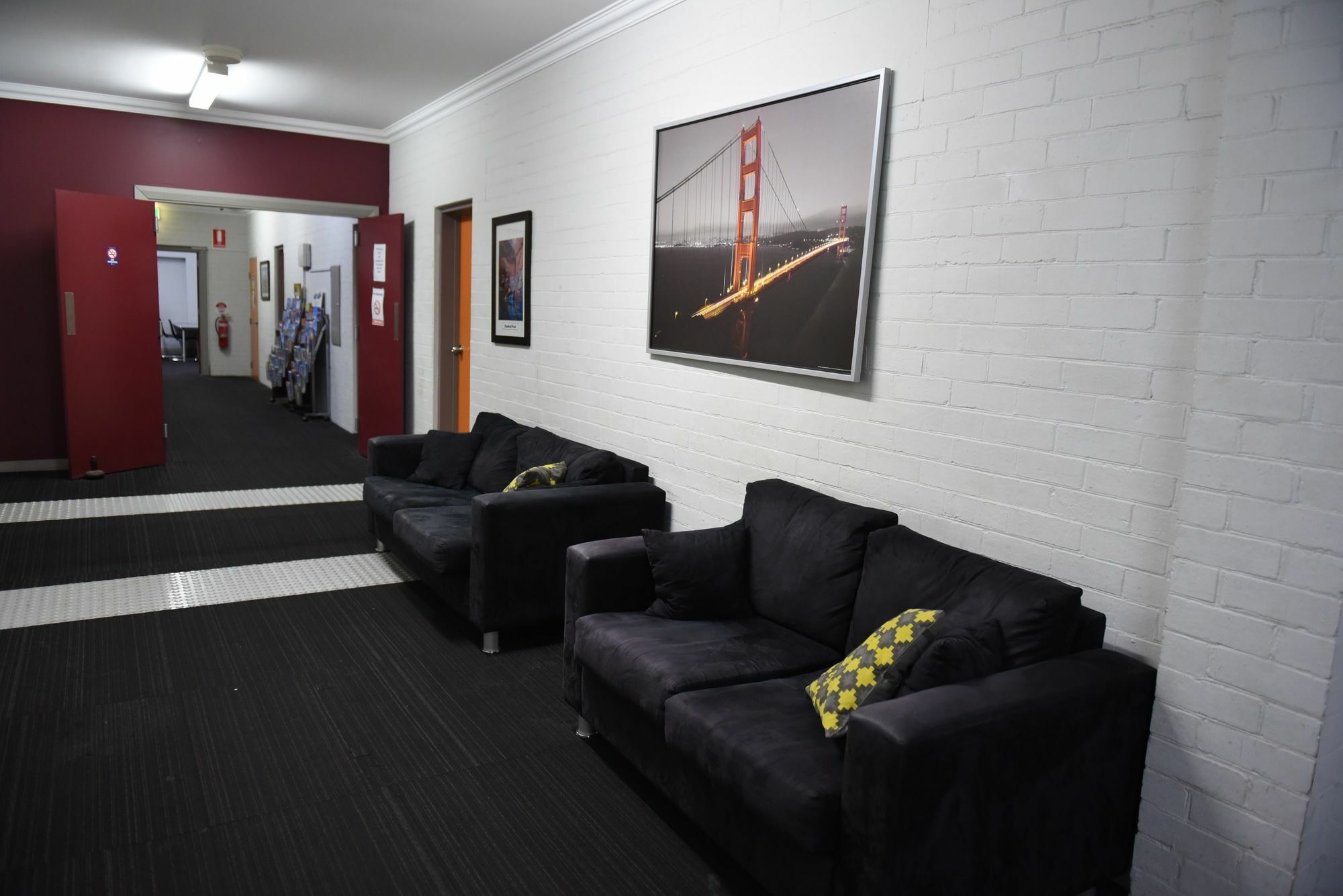 The Emperors Crown Hostel Perth Bagian luar foto