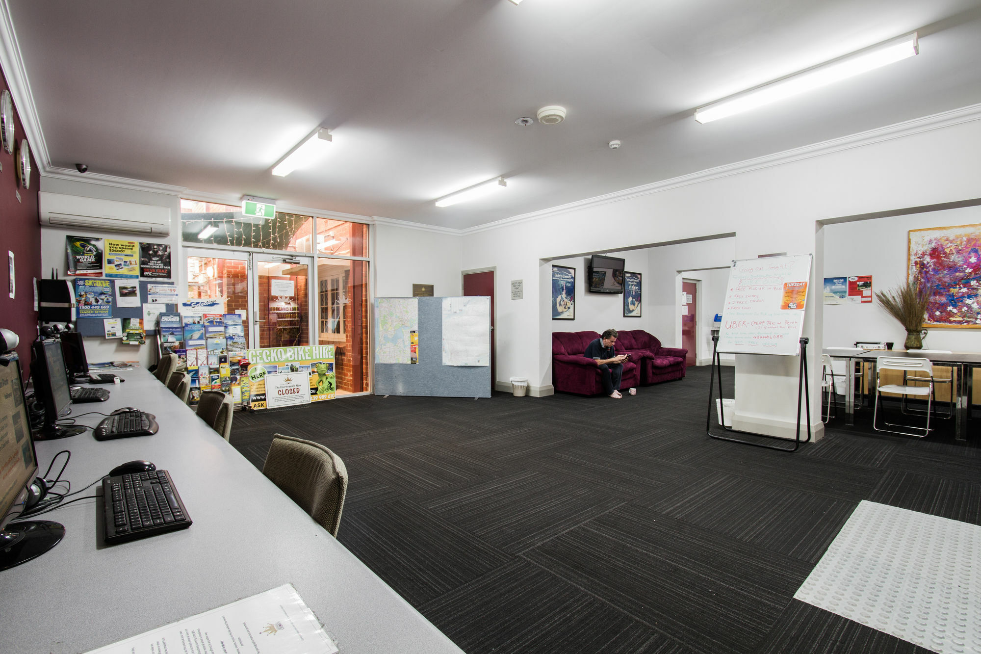 The Emperors Crown Hostel Perth Bagian luar foto